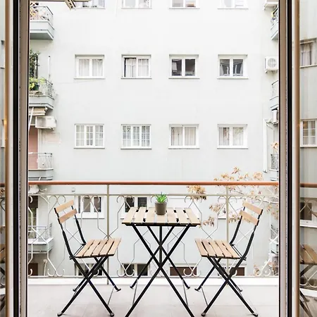 Apartment Colourful & Modern Athen