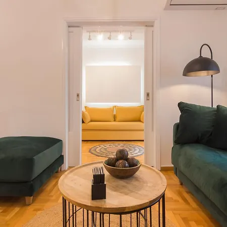 Apartment Colourful & Modern