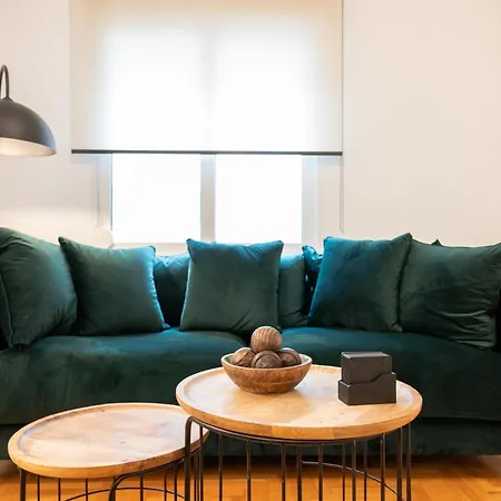 Apartment Colourful & Modern