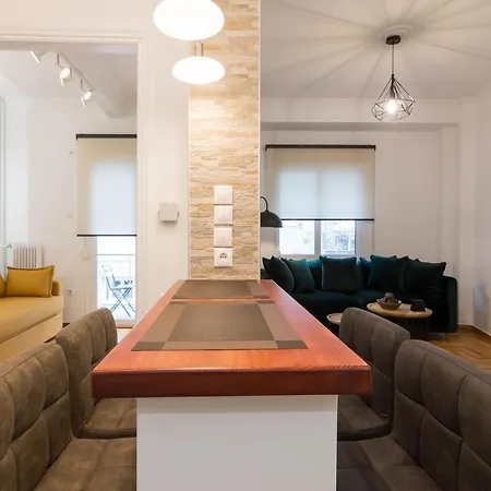 Apartment Colourful & Modern