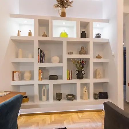 Apartment Colourful & Modern